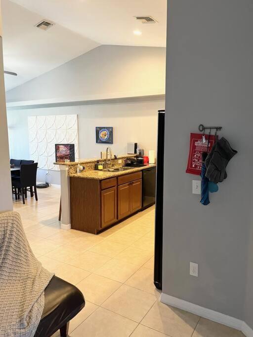 Debbie'S 3-Bedroom Apartment In A Duplex Cape Coral Eksteriør bilde